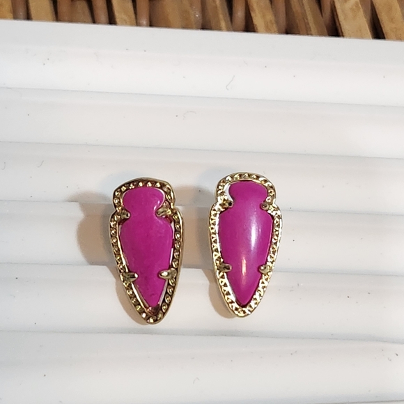 Kendra Scott Hot Pink Magenta Skylette Arrowhead Stud Earrings RARE - Picture 8 of 9
